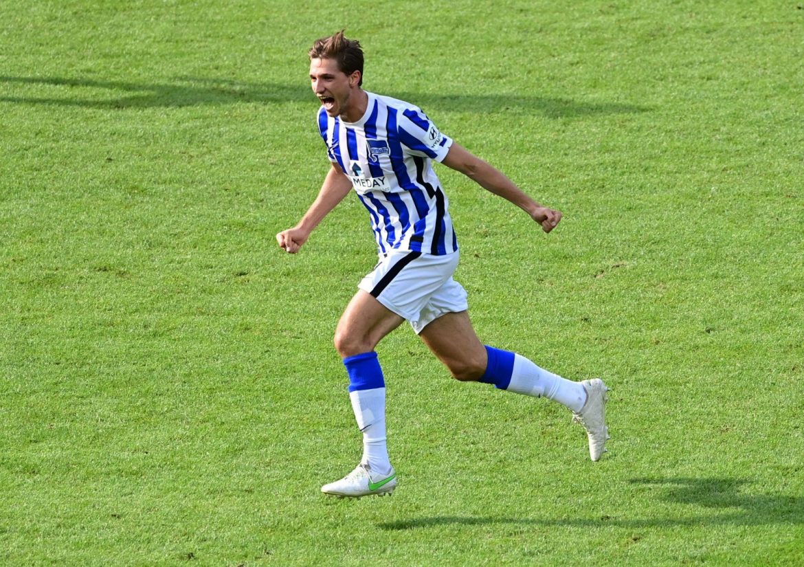 West Ham fans flock to Niklas Stark update